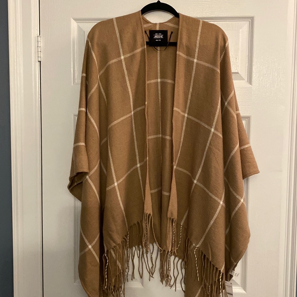 NWT Plaid Poncho Scarf Wrap Beige